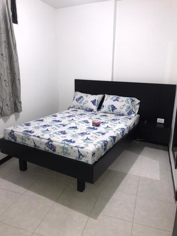 ויז'אוויסנסיו Gavan Plaza Hotel מראה חיצוני תמונה