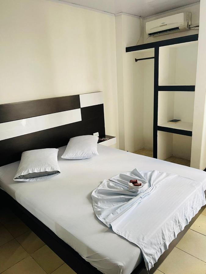 ויז'אוויסנסיו Gavan Plaza Hotel מראה חיצוני תמונה