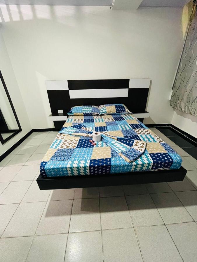 ויז'אוויסנסיו Gavan Plaza Hotel מראה חיצוני תמונה